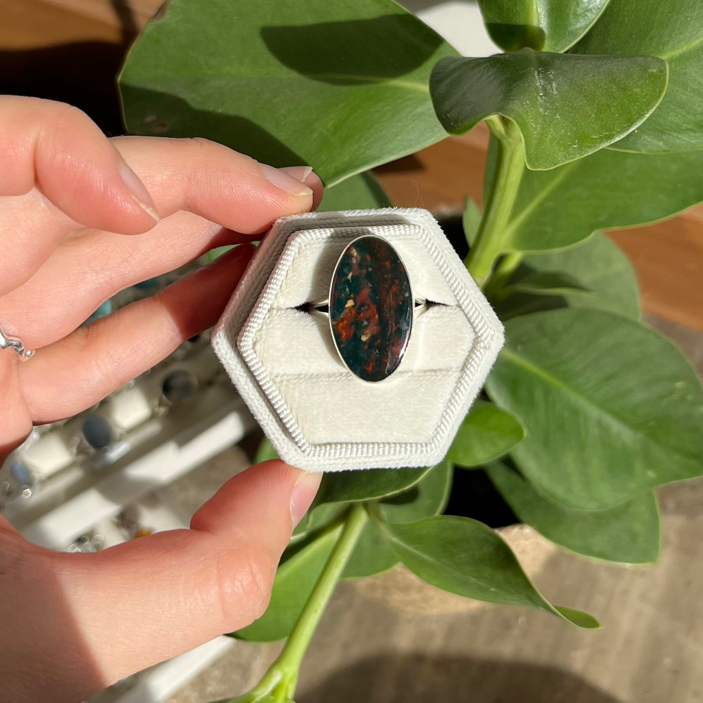 Bague pierre de sang