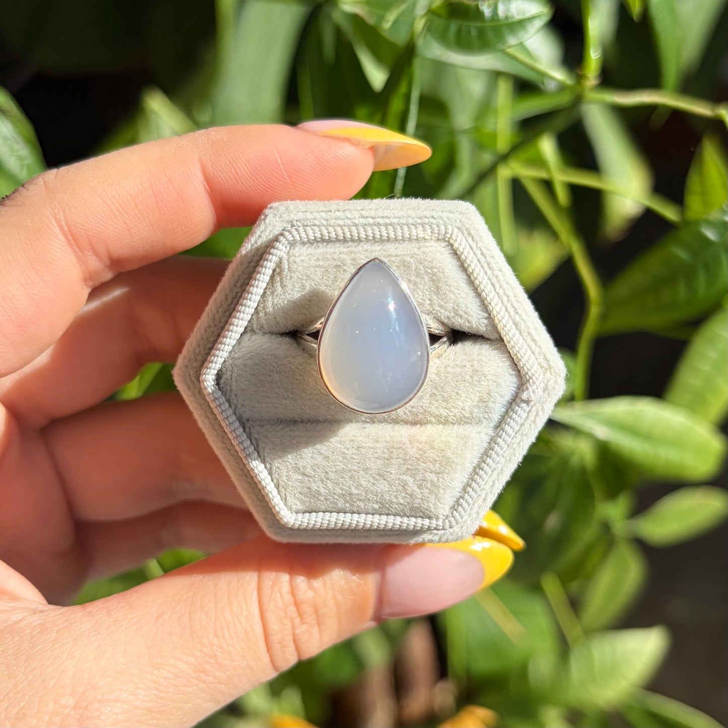 Bague calcédoine