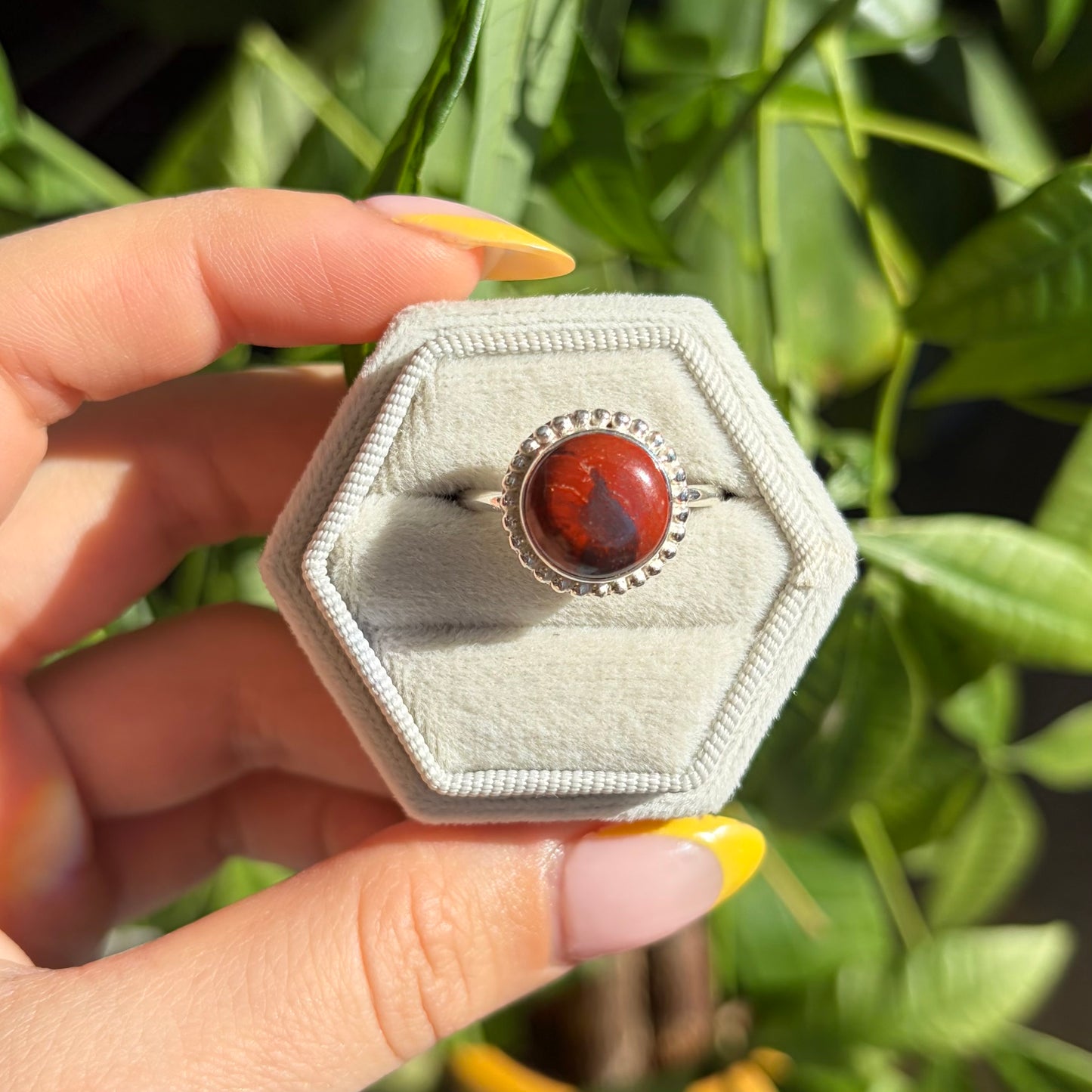 Bague jaspe rouge