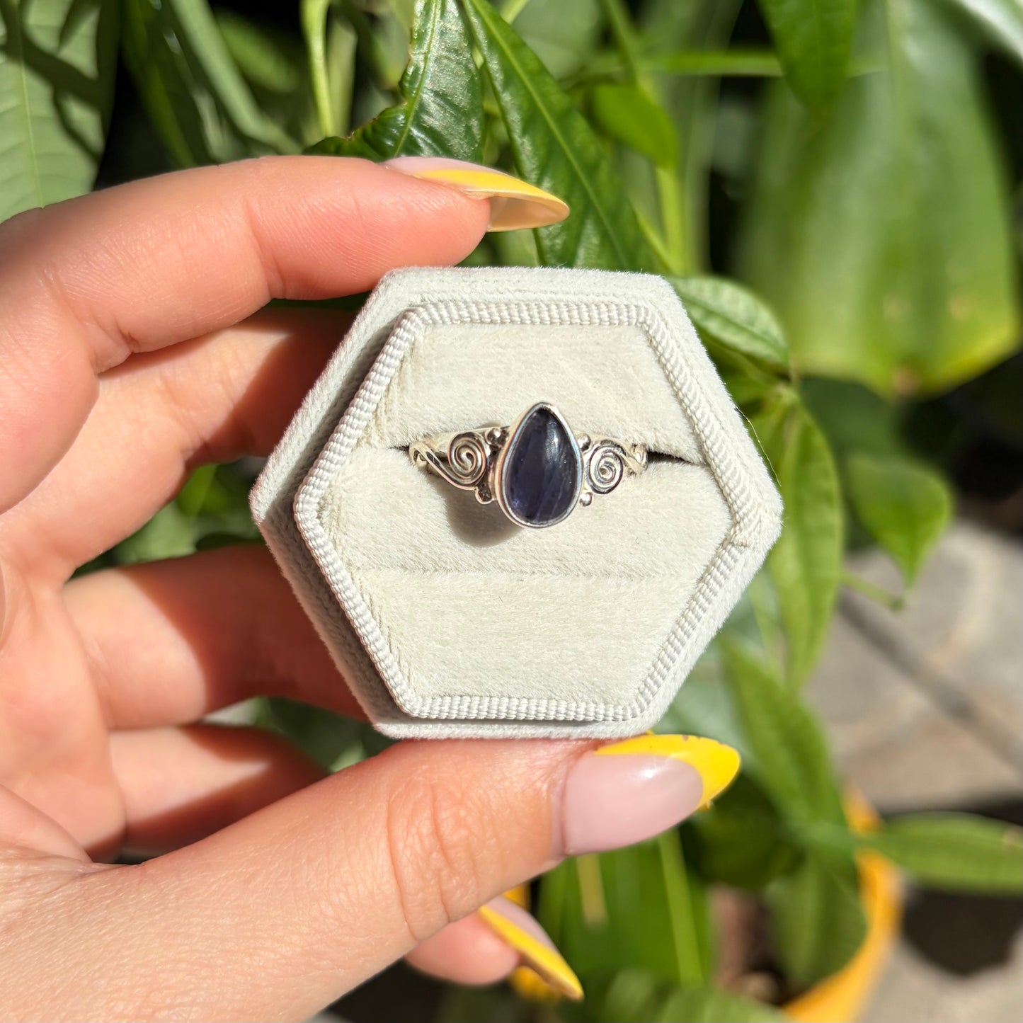 Bague iolite