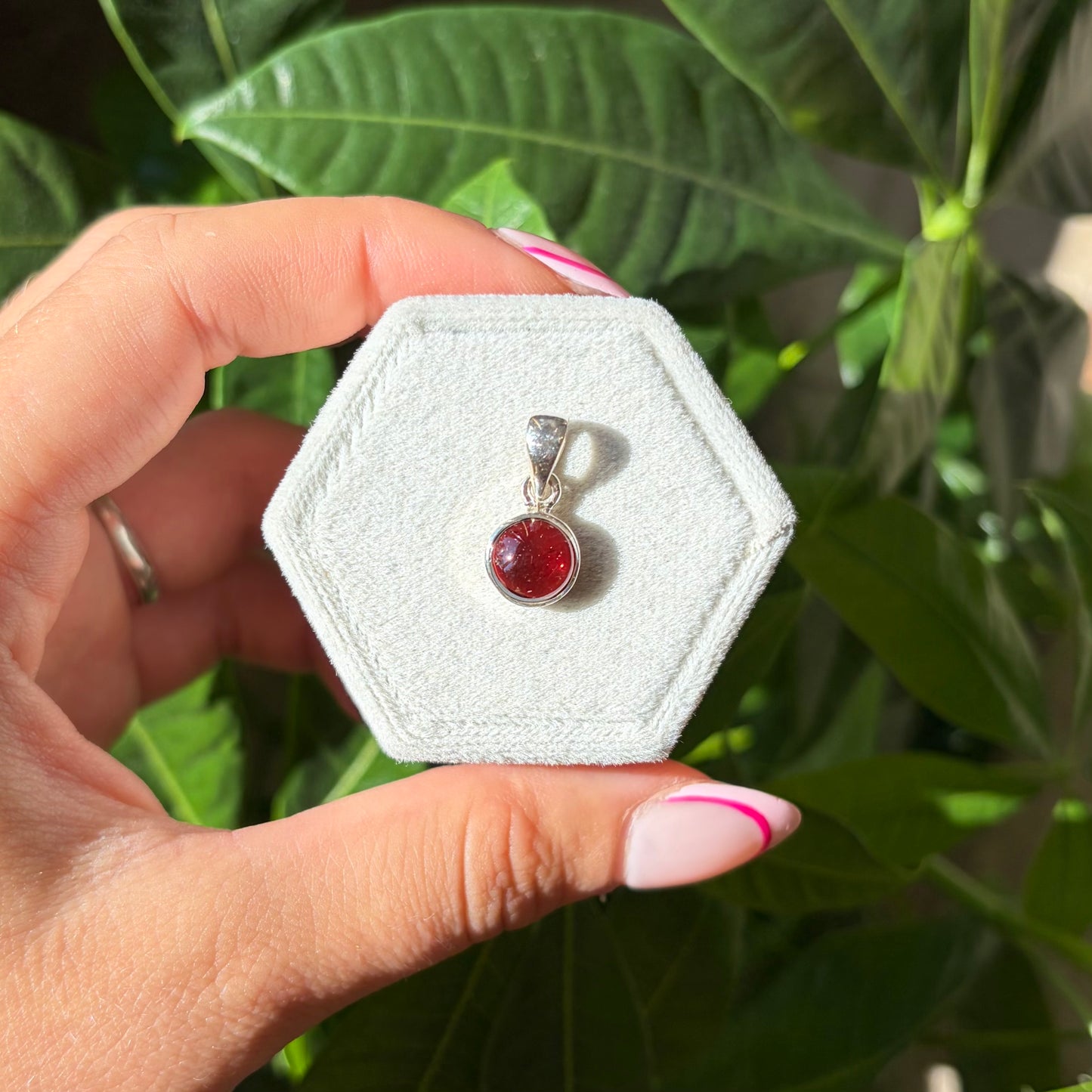 Pendentif grenat