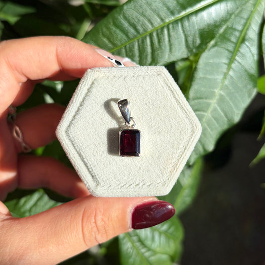 Pendentif grenat