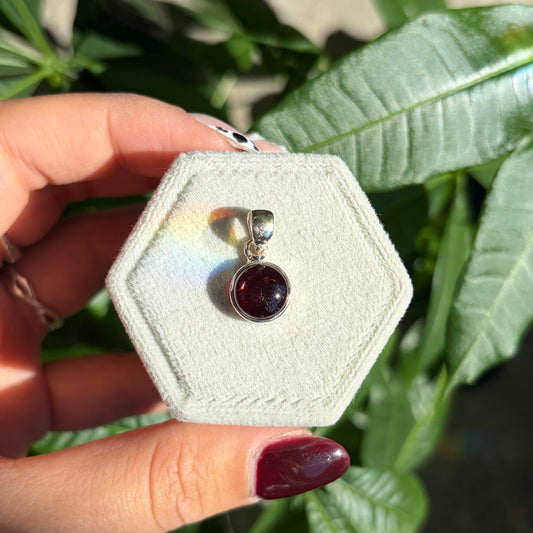 Pendentif grenat